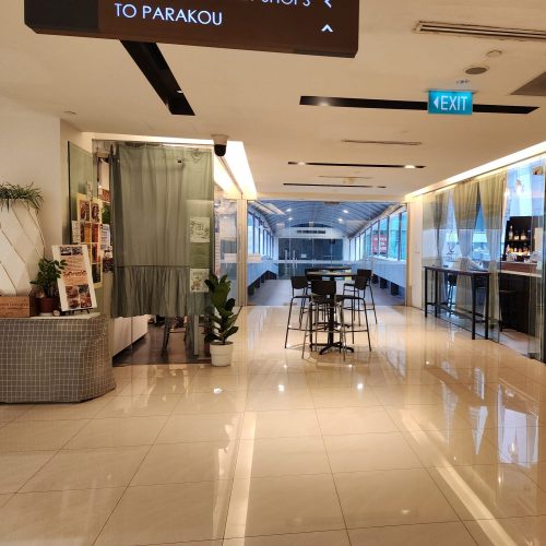 Oxley Twr 6 CBD shop space for sale. Calll Dave Lee 97226361 Propnex commercial agent in Singapore. www.shophouseoffice.com